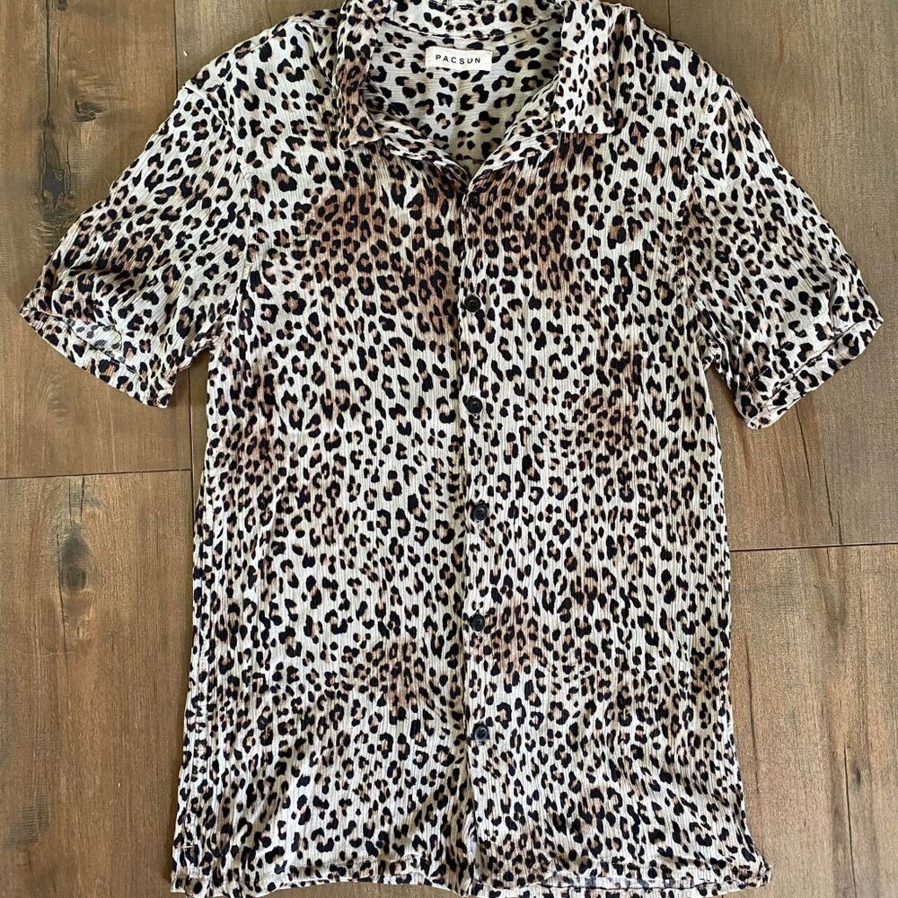 PacSun Leopard Print Short Sleeved Blouse in Size Small